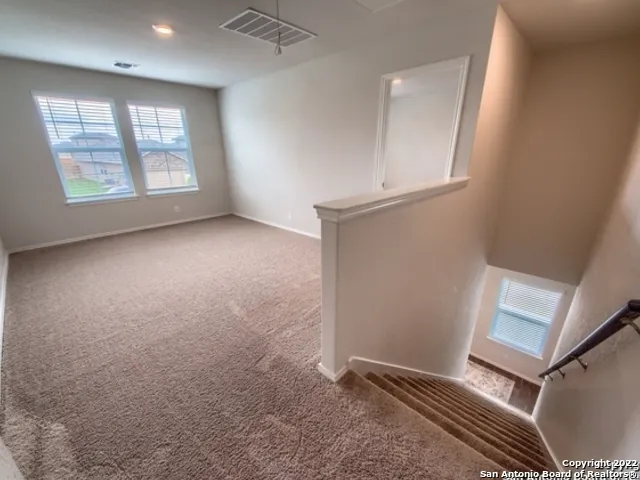 305 MIDDLE GREEN LOOP Floresville, TX 78114