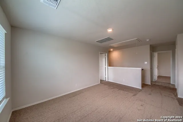 305 MIDDLE GREEN LOOP Floresville, TX 78114