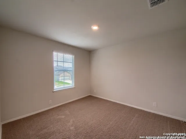 305 MIDDLE GREEN LOOP Floresville, TX 78114