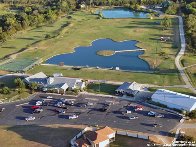 305 MIDDLE GREEN LOOP Floresville, TX 78114