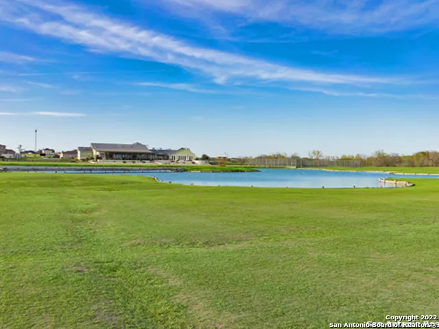 305 MIDDLE GREEN LOOP Floresville, TX 78114