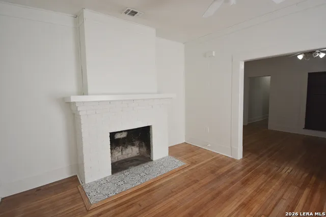 1114 W Russell San Antonio, TX 78201