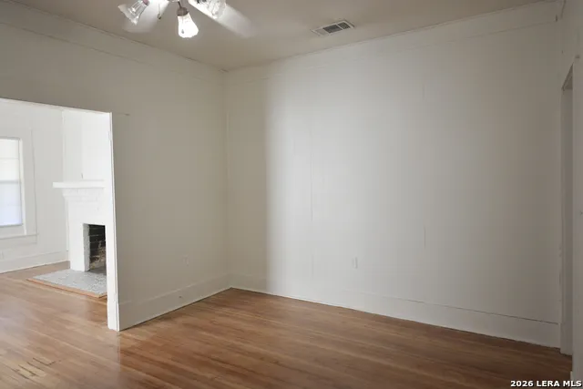 1114 W Russell San Antonio, TX 78201