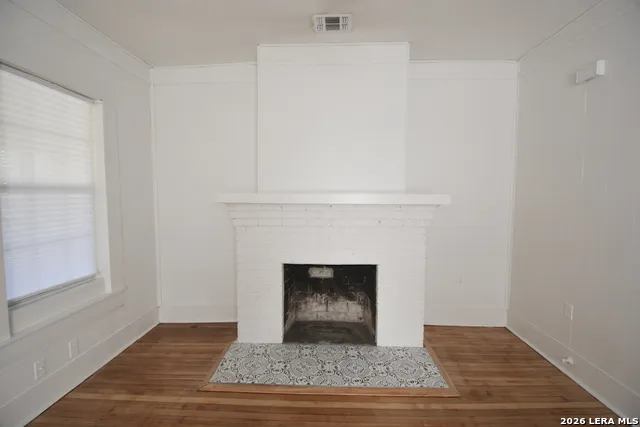 1114 W Russell San Antonio, TX 78201