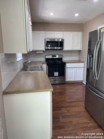 834 PORTER ST San Antonio, TX 78210