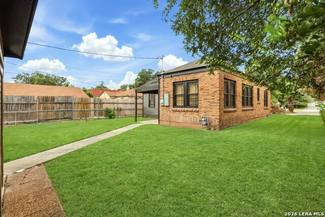 146 North Dr San Antonio, TX 78201