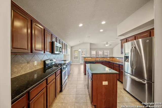 7234 GLEN ELLEN BAY San Antonio, TX 78244