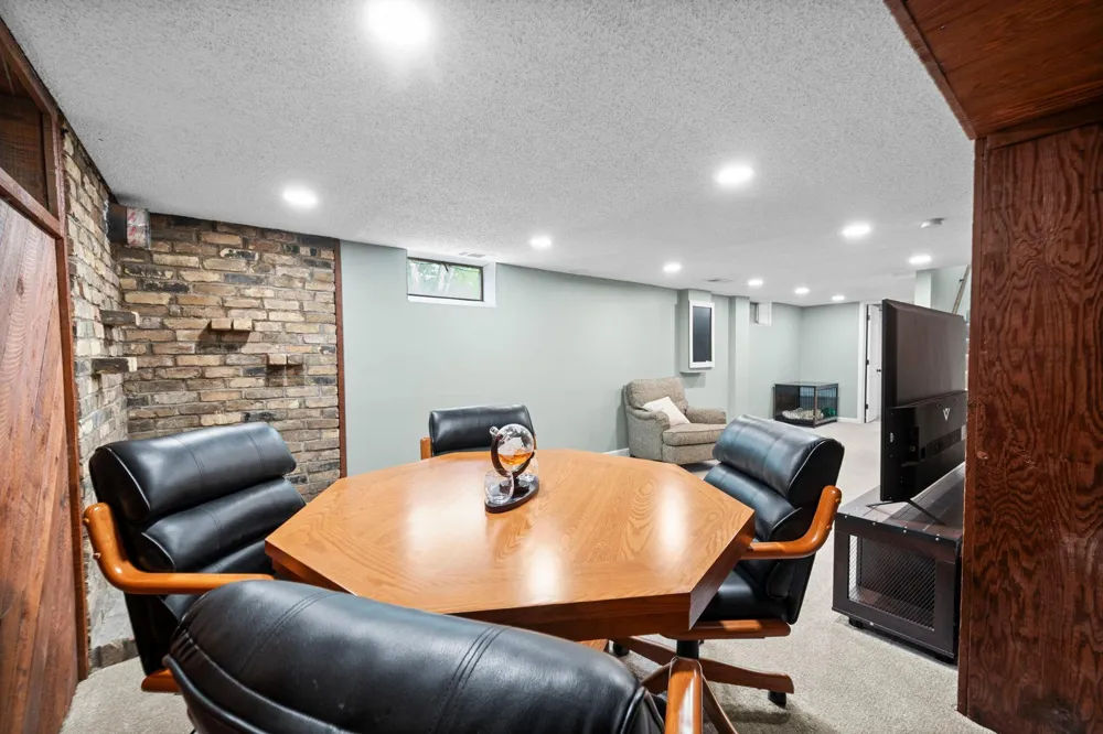 16288 Florida Way W Rosemount, MN 55068