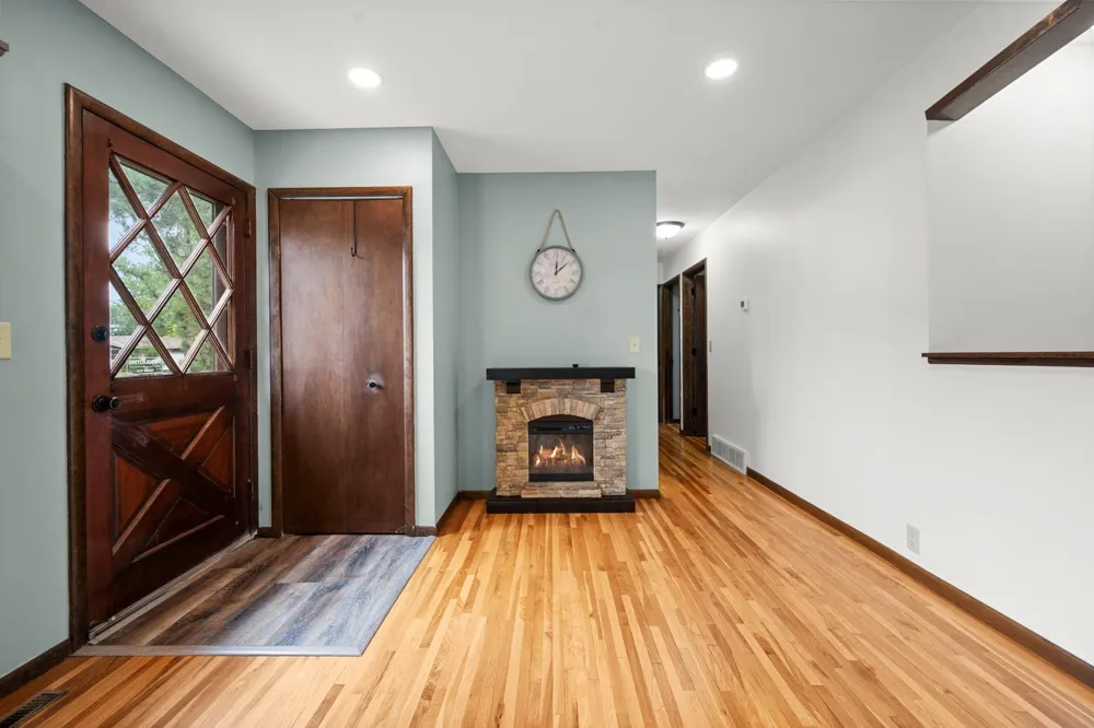 16288 Florida Way W Rosemount, MN 55068