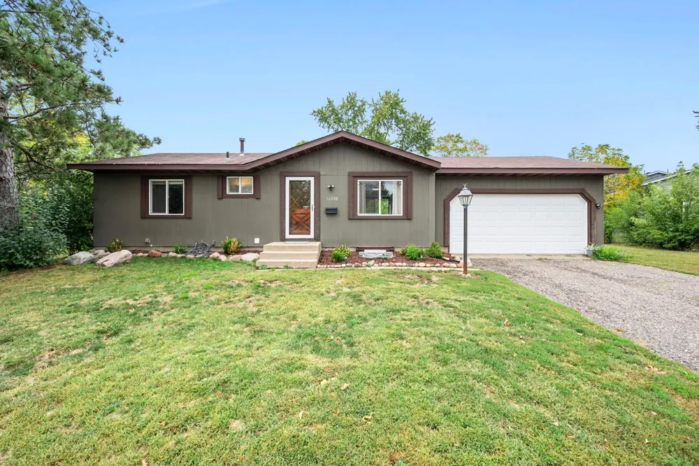 16288 Florida Way W Rosemount, MN 55068