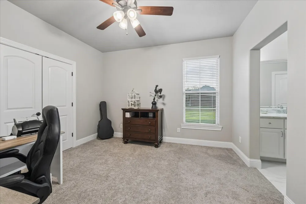 3712 Quail Circle Sealy, TX 77474