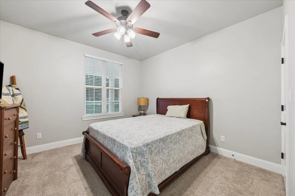 3712 Quail Circle Sealy, TX 77474