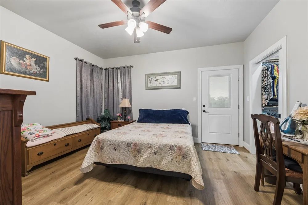 3712 Quail Circle Sealy, TX 77474