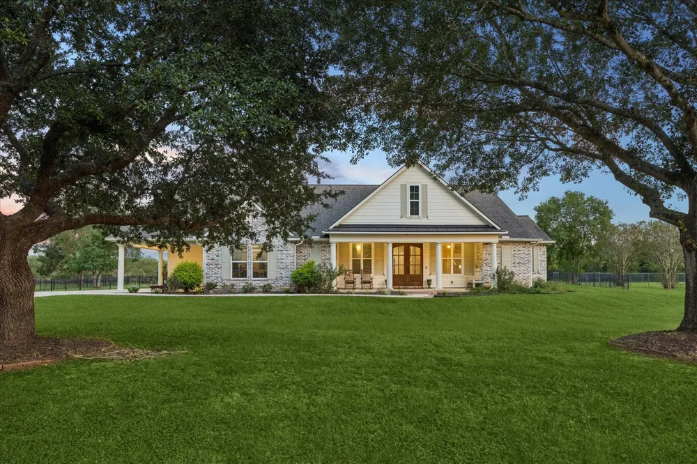 3712 Quail Circle Sealy, TX 77474