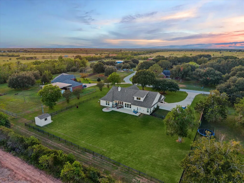 3712 Quail Circle Sealy, TX 77474