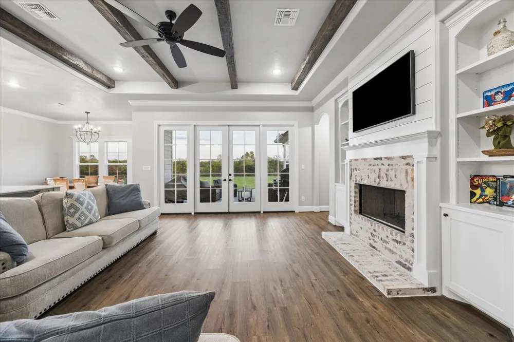 3712 Quail Circle Sealy, TX 77474