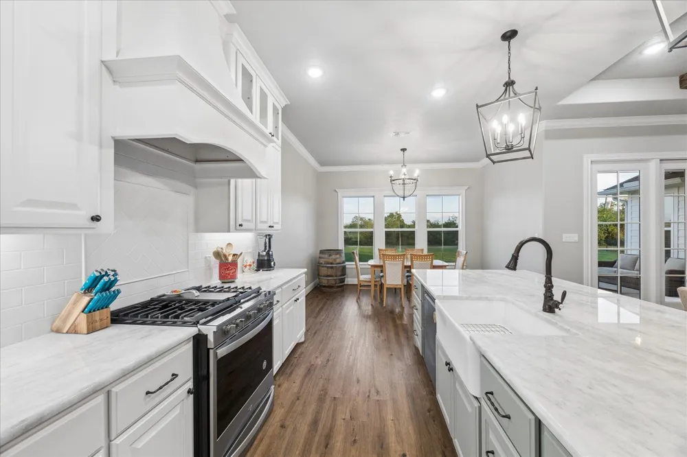 3712 Quail Circle Sealy, TX 77474