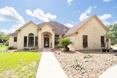 205 W Bronco Bend