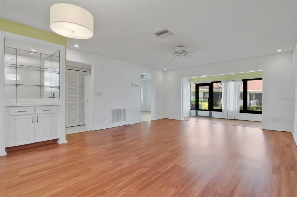 2569 LAURELWOOD DRIVE #11B Clearwater, FL 33763