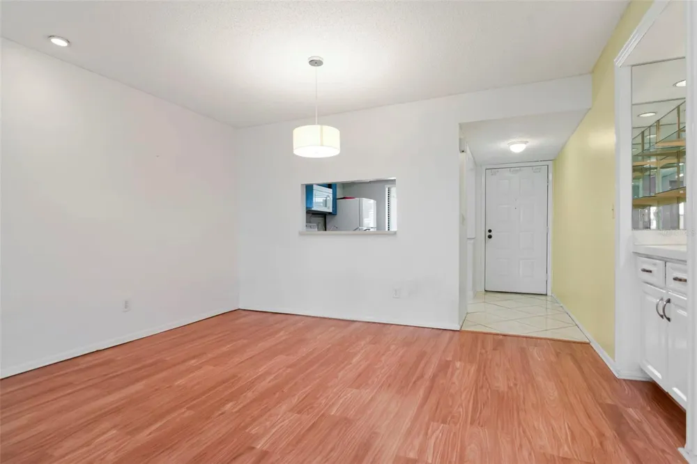 2569 LAURELWOOD DRIVE #11B Clearwater, FL 33763