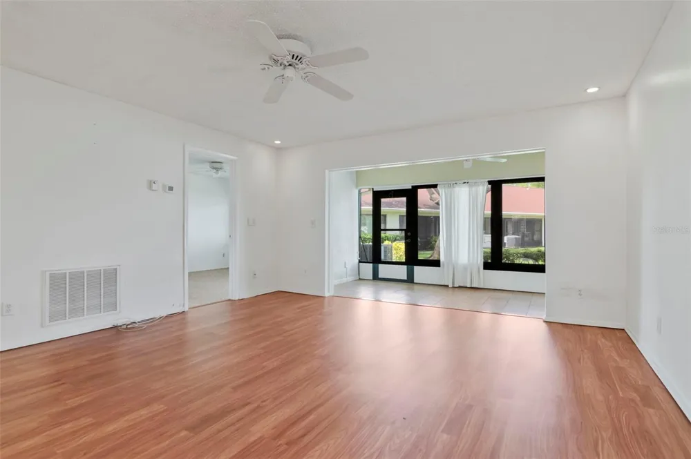 2569 LAURELWOOD DRIVE #11B Clearwater, FL 33763