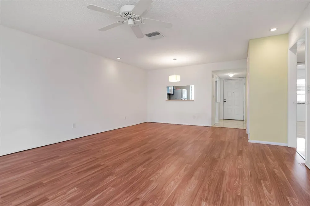 2569 LAURELWOOD DRIVE #11B Clearwater, FL 33763