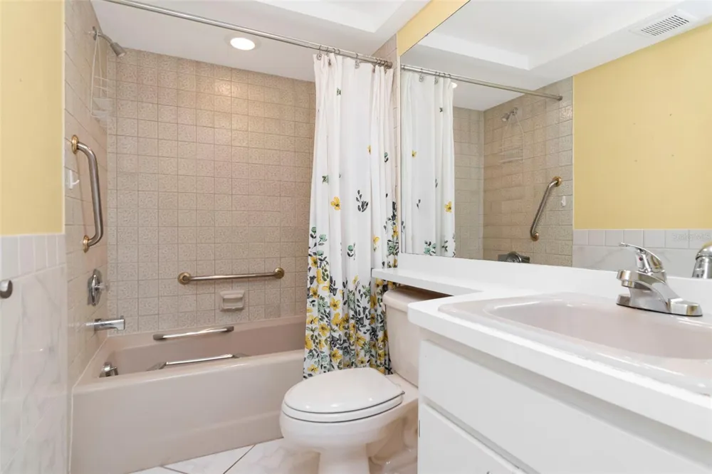2569 LAURELWOOD DRIVE #11B Clearwater, FL 33763