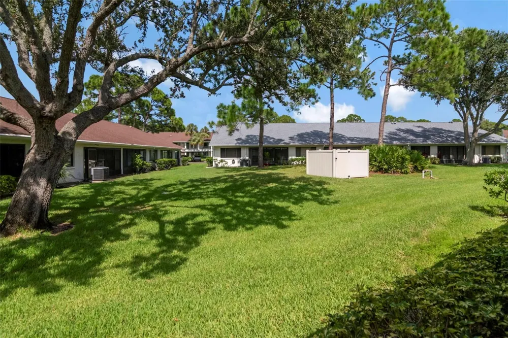 2569 LAURELWOOD DRIVE #11B Clearwater, FL 33763