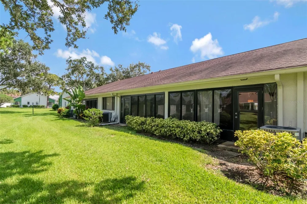 2569 LAURELWOOD DRIVE #11B Clearwater, FL 33763