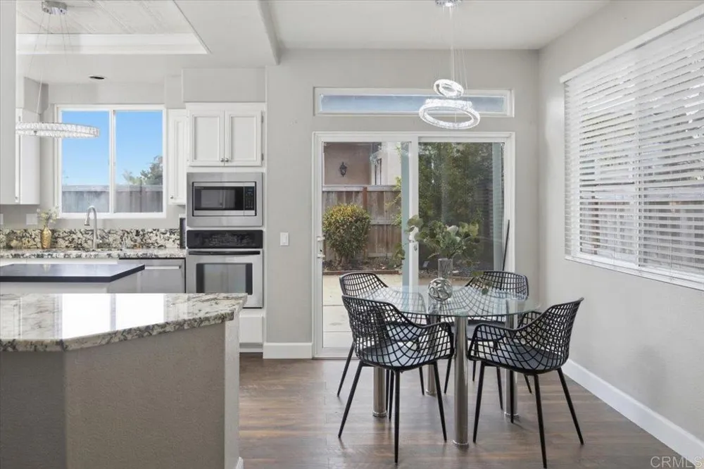 2043 Dawn View Glen Escondido, CA 92026