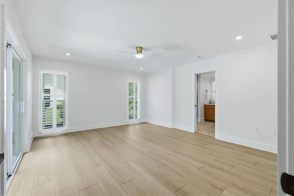 4865 GREYWOOD LANE Sarasota, FL 34235