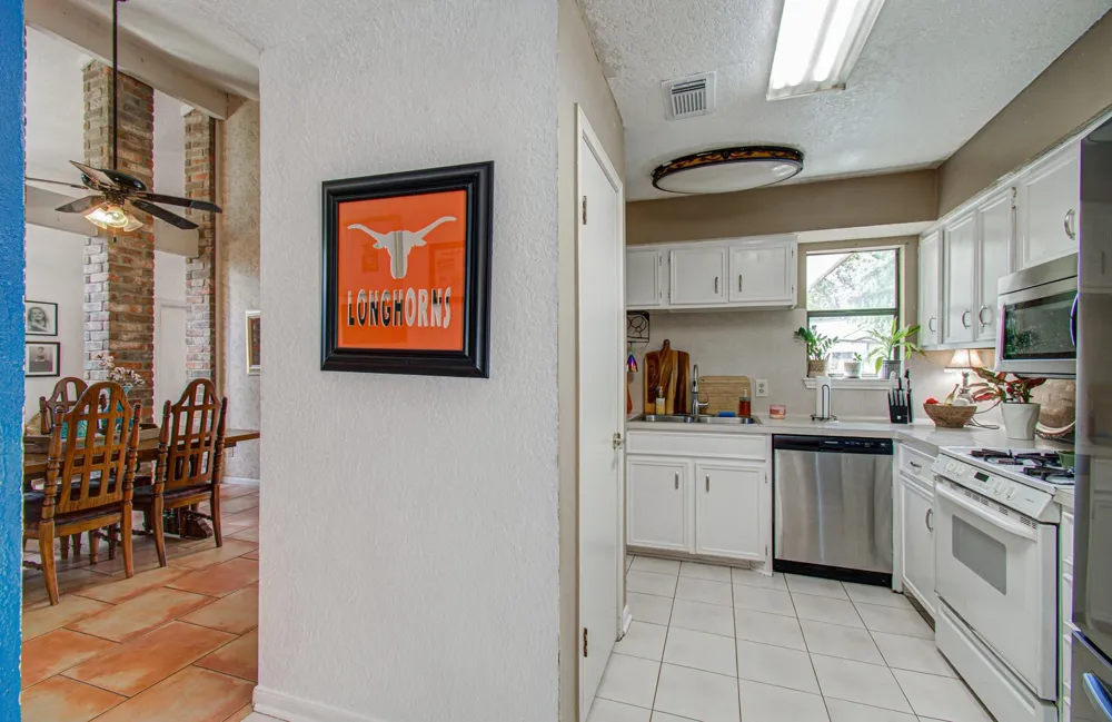 338 Banyan Street Lake Jackson, TX 77566