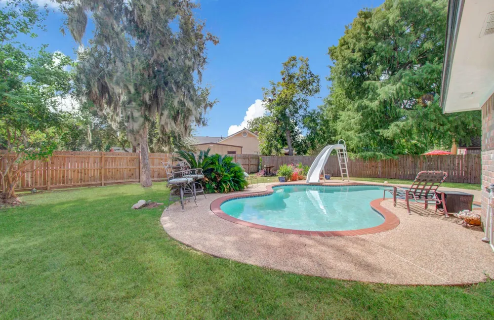 338 Banyan Street Lake Jackson, TX 77566