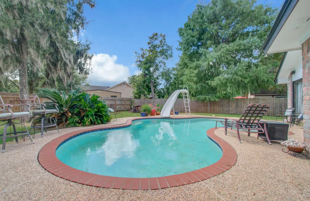 338 Banyan Street Lake Jackson, TX 77566