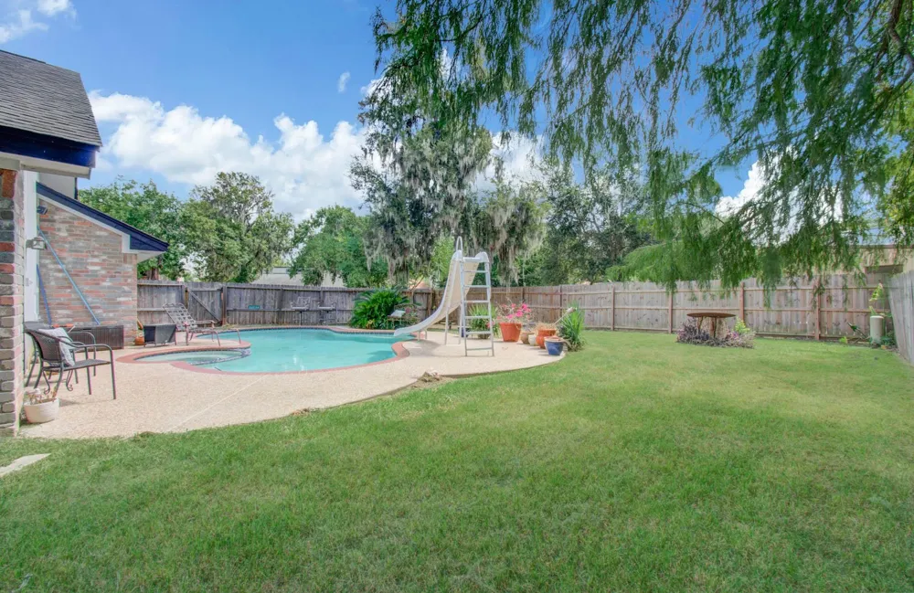 338 Banyan Street Lake Jackson, TX 77566