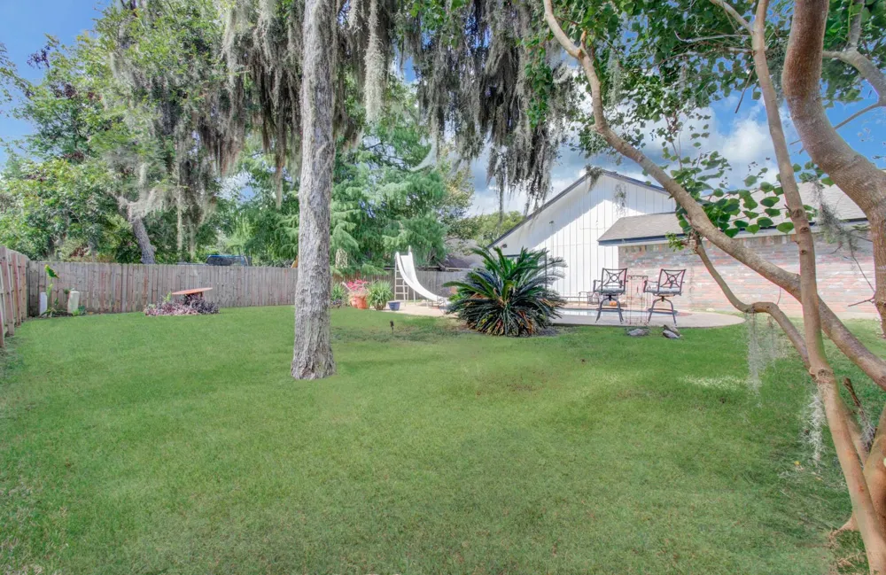 338 Banyan Street Lake Jackson, TX 77566