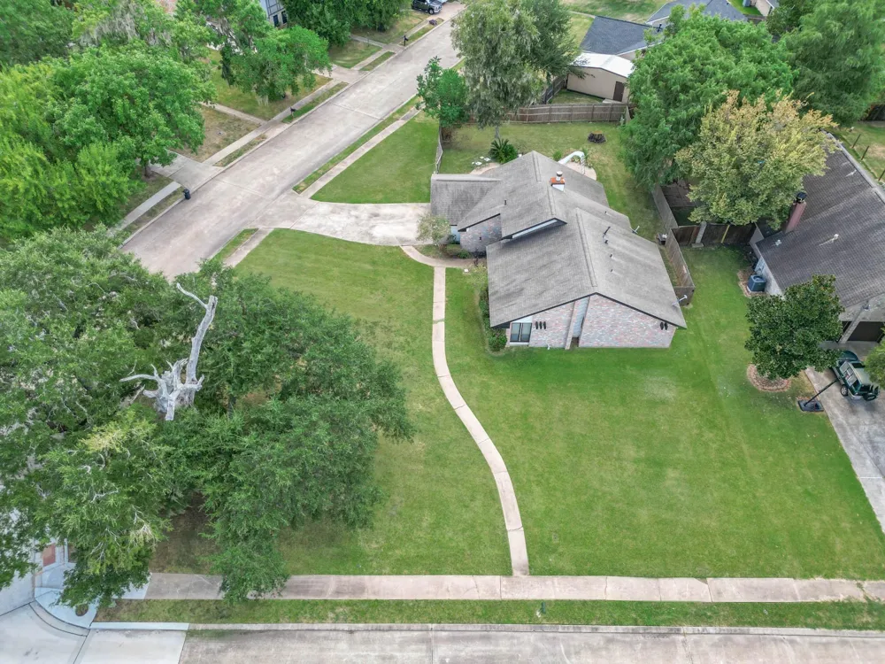 338 Banyan Street Lake Jackson, TX 77566