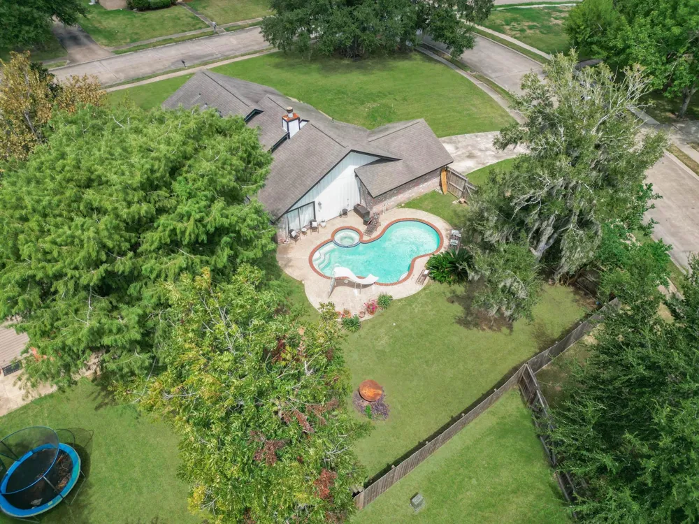 338 Banyan Street Lake Jackson, TX 77566