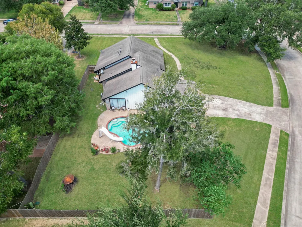 338 Banyan Street Lake Jackson, TX 77566