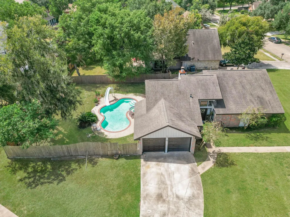 338 Banyan Street Lake Jackson, TX 77566