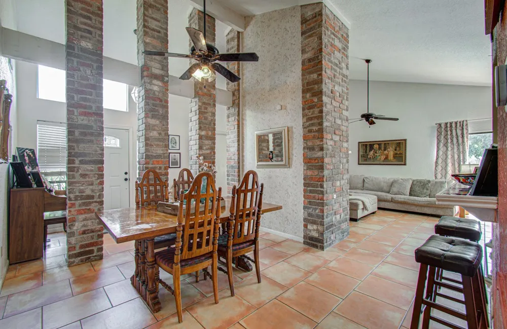 338 Banyan Street Lake Jackson, TX 77566