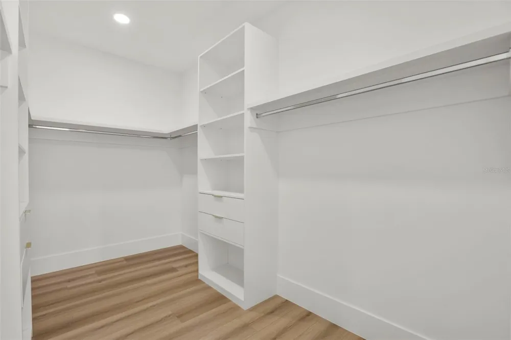2222 DELANEY AVENUE Orlando, FL 32806
