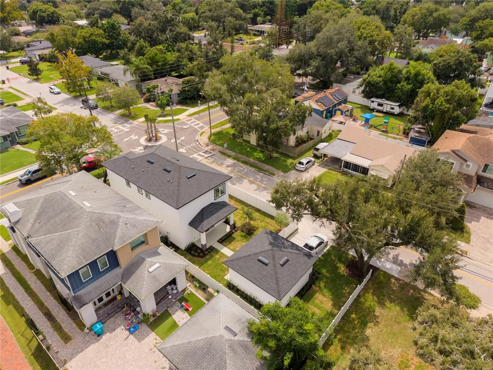2222 DELANEY AVENUE Orlando, FL 32806