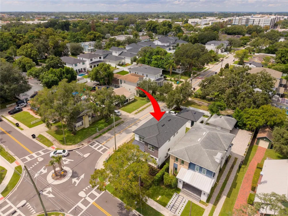 2222 DELANEY AVENUE Orlando, FL 32806