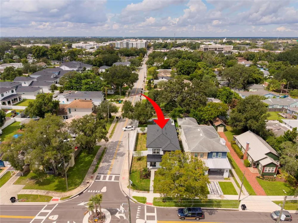 2222 DELANEY AVENUE Orlando, FL 32806