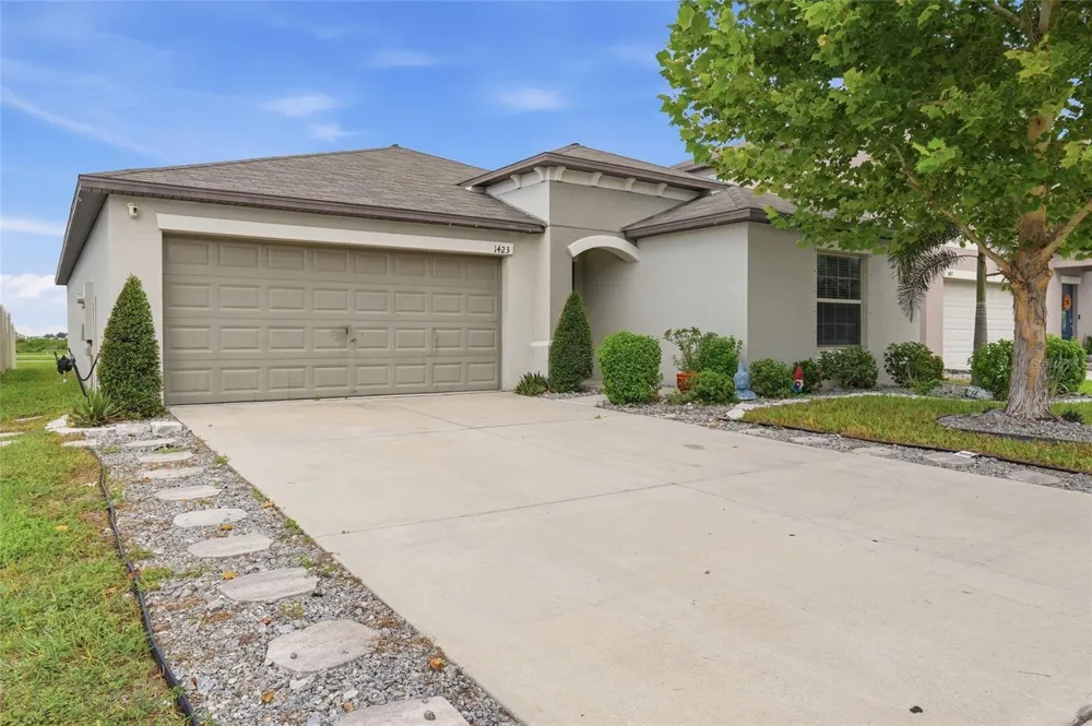 1423 GOLDEN GLOW DRIVE Ruskin, FL 33570