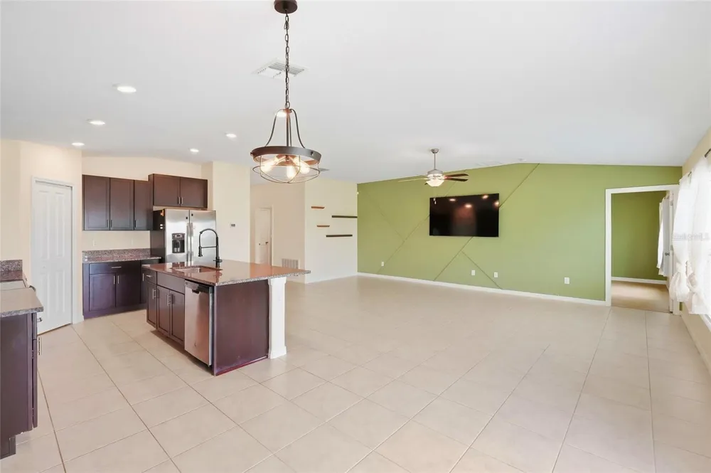 1423 GOLDEN GLOW DRIVE Ruskin, FL 33570