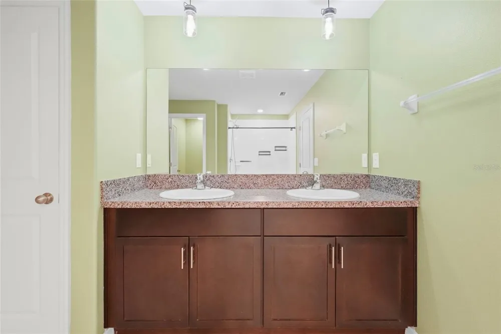 1423 GOLDEN GLOW DRIVE Ruskin, FL 33570