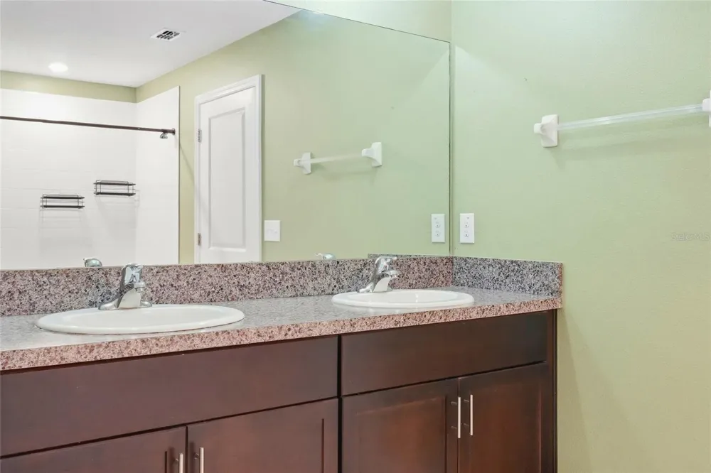 1423 GOLDEN GLOW DRIVE Ruskin, FL 33570