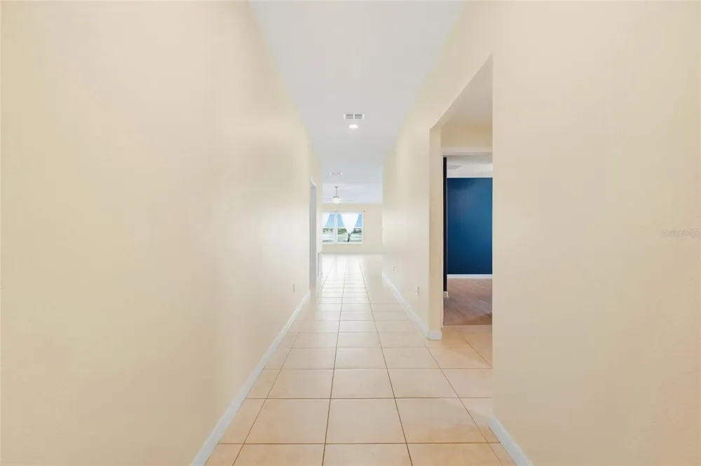 1423 GOLDEN GLOW DRIVE Ruskin, FL 33570